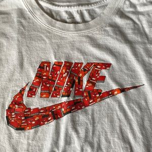 Men’s white Nike tshirt